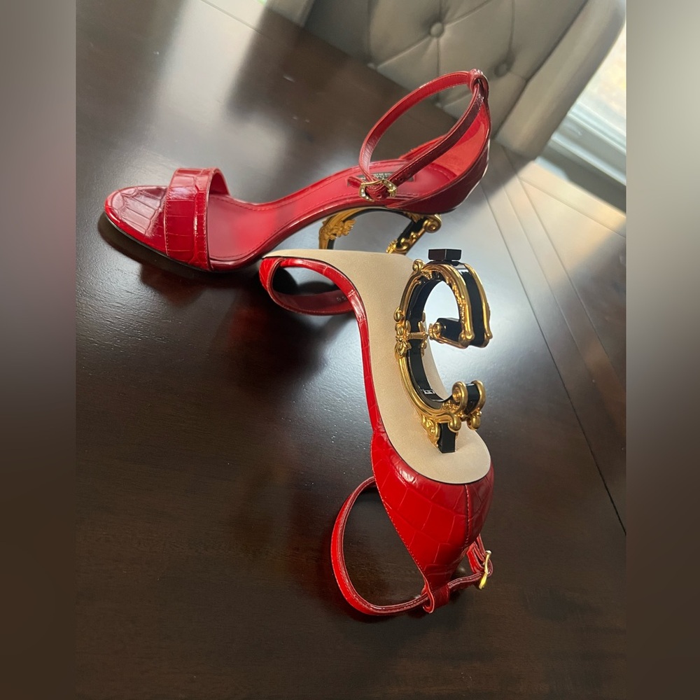 Dolce & Gabbana
Baroque DG 105mm leather sandals